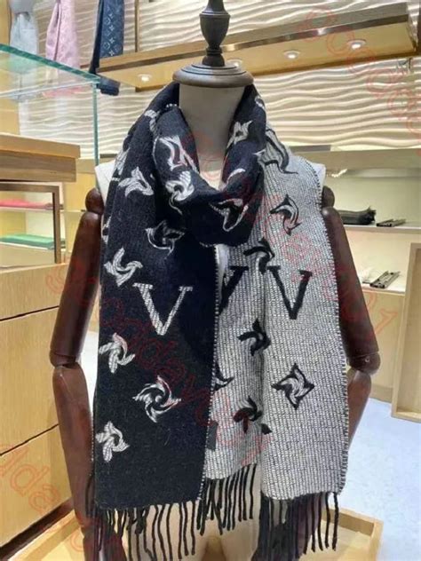 sciarpe lv donna|Sciarpe, foulard e scialli da donna Louis Vuitton .